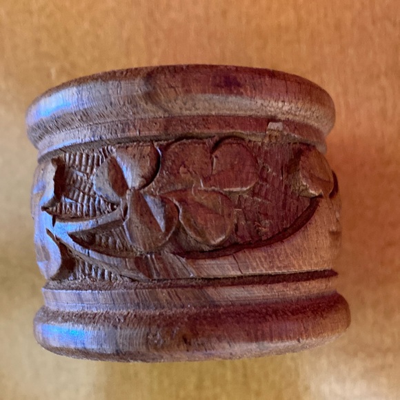 Carved Wooden Napkin Holders - Set of 6 - Picture 4 of 4